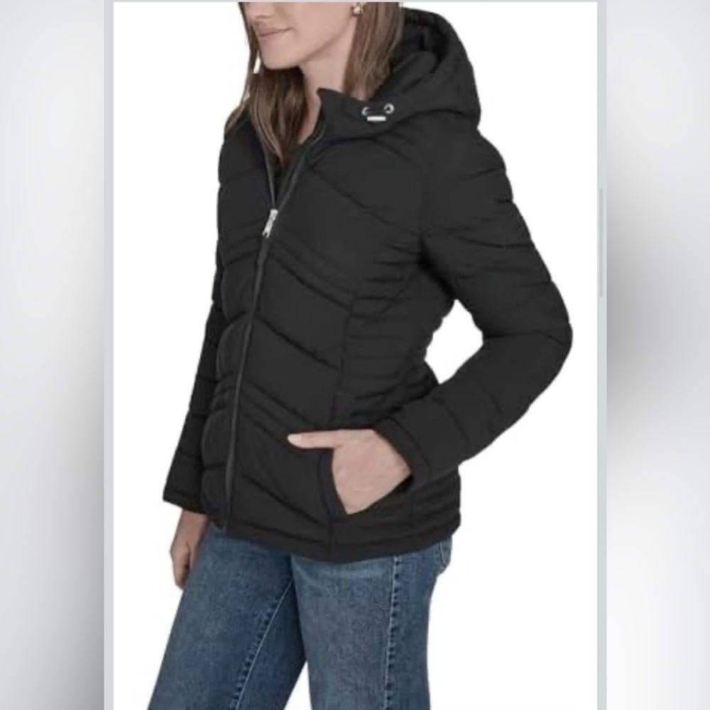 Tommy Hilfiger Black Women's Zip-up Short Puffer Coat NWT - Picture 4 of 8